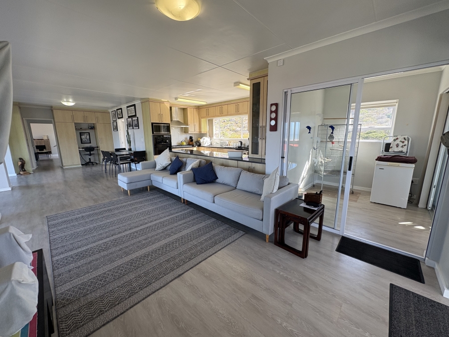 4 Bedroom Property for Sale in Pearl Bay Western Cape